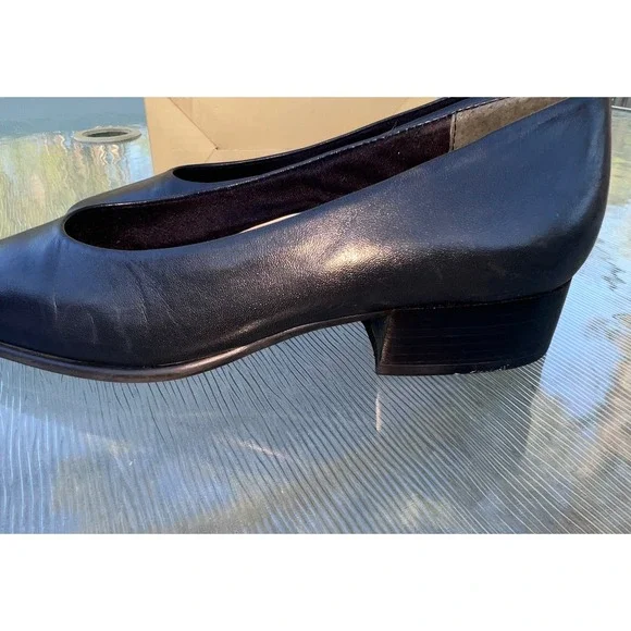 Worthington Soft Collection Cindy Leather Low Block Heel Pumps 6M - Picture 6 of 6